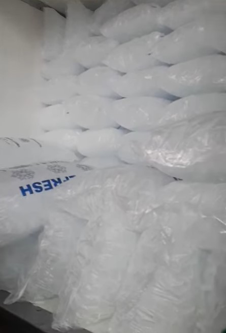 Jualan Es Batu Kristal Wira-Ice